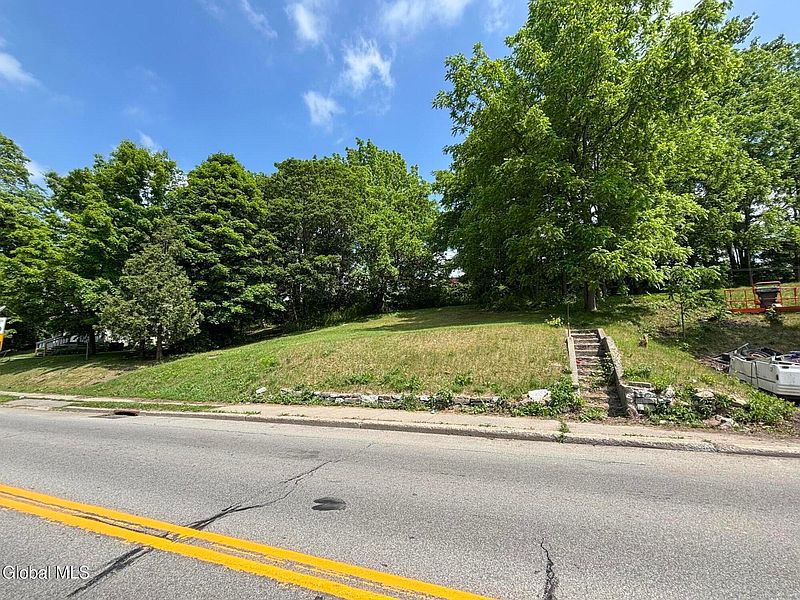4th image of 66 E Main Street
