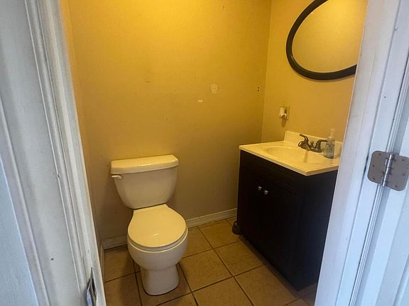 5th image of 121 Towneview Estates Dr APT 1
