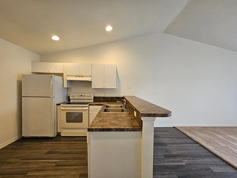 207 Hightower Ave S — Photo 6