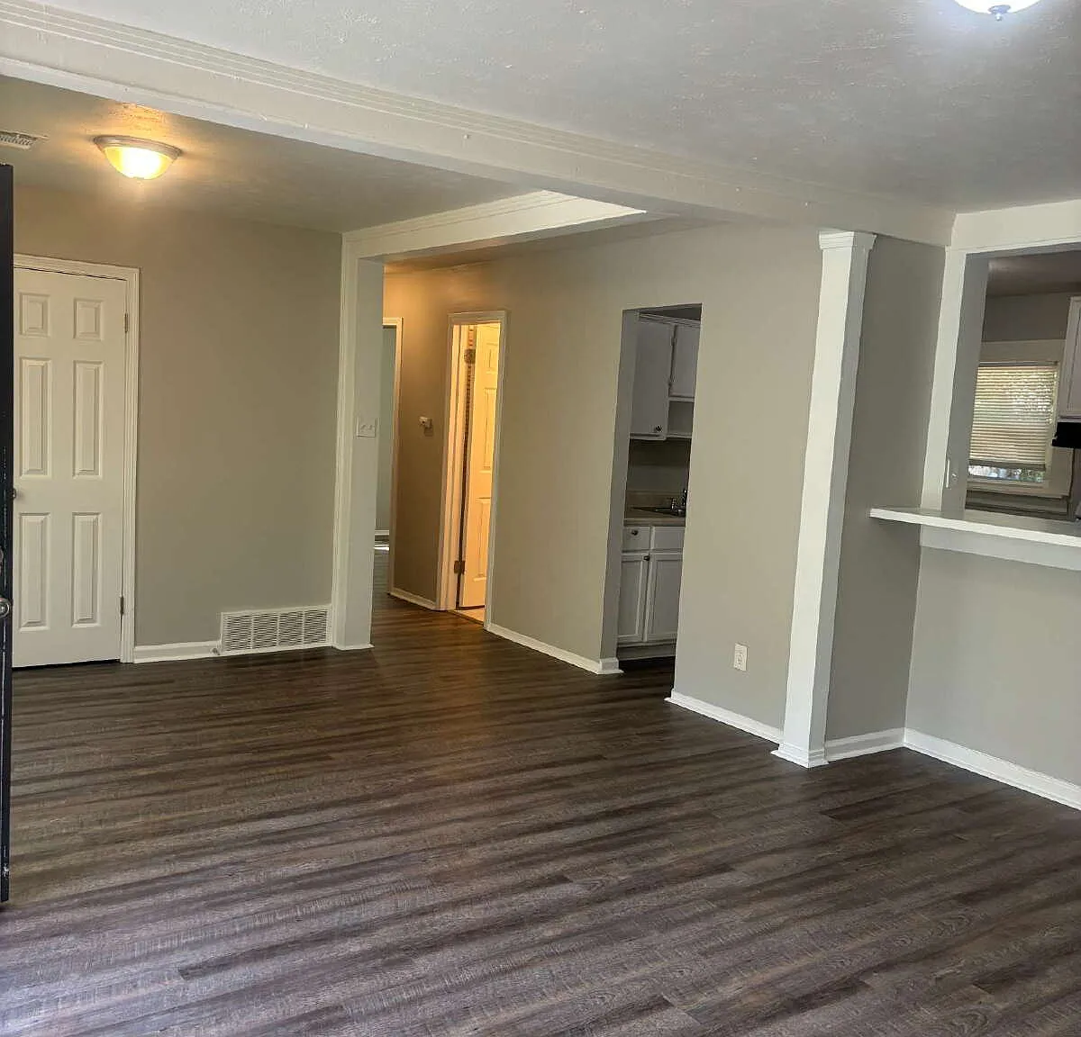 3 bed, 1.0 bath, 112 sqft, $1,250 — Photo 4