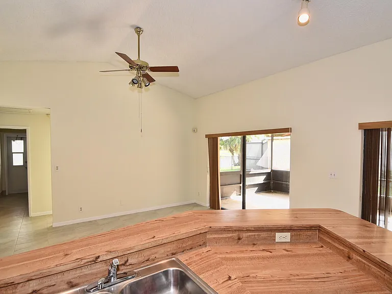 21518 Summertrace Cir — Photo 9