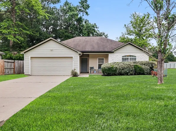 135 Kellyn Oaks Dr, Conroe, TX 77306