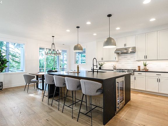 4th image of 1627 Killarney Dr
