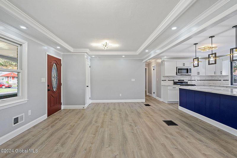 5th image of 2128 Fiero Avenue
