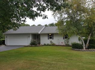 4628 Straw Ln, Roscoe, IL 61073