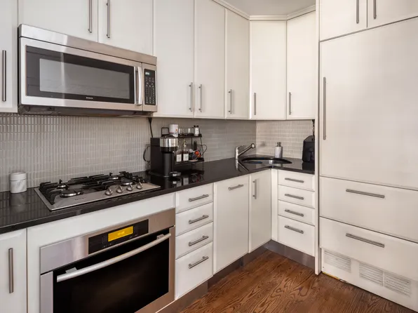 200 East 89th Street image 3 of 10