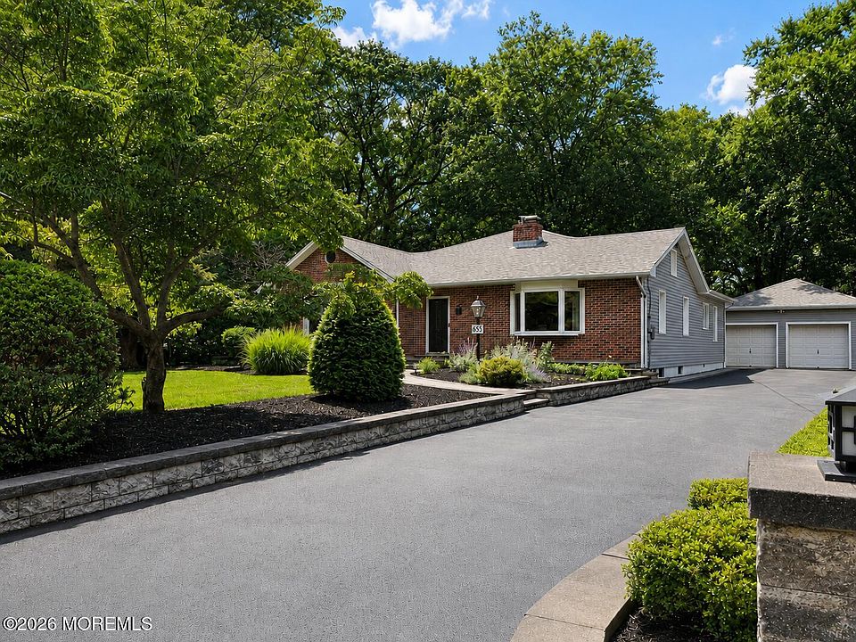 1st image of 655 Laurel Avenue
