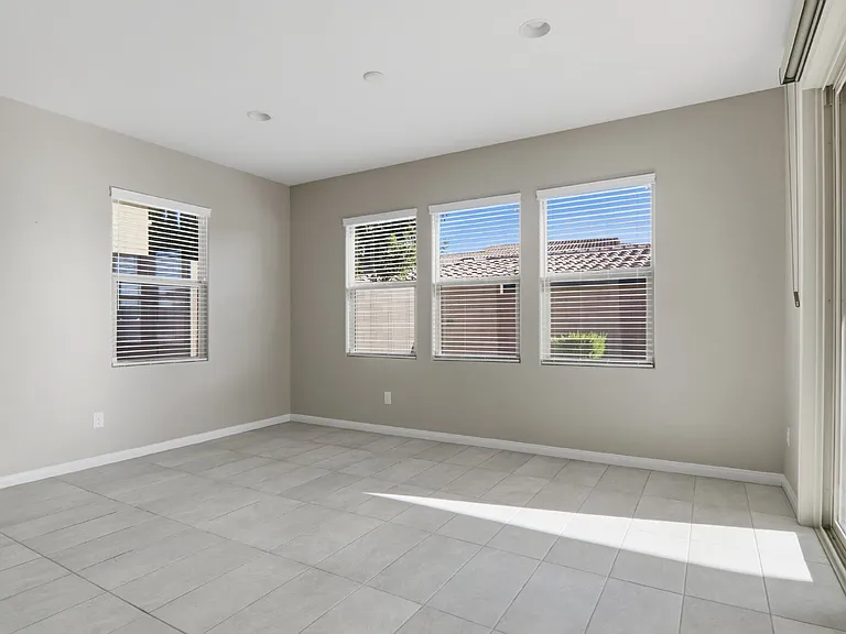 3158 Molinos Dr — Photo 16