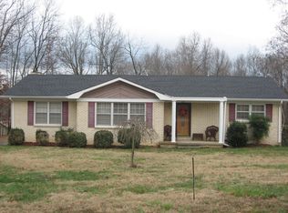 820 Sue Ln, Red Boiling Springs, TN 37150