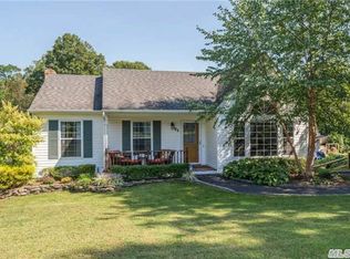 85 Upton Dr, Sound Beach, NY 11789