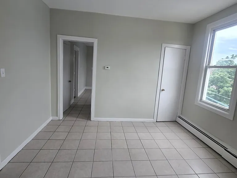 41 Doremus St #5A — Photo 5