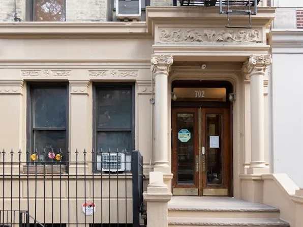 702 West End Avenue image 7 of 7