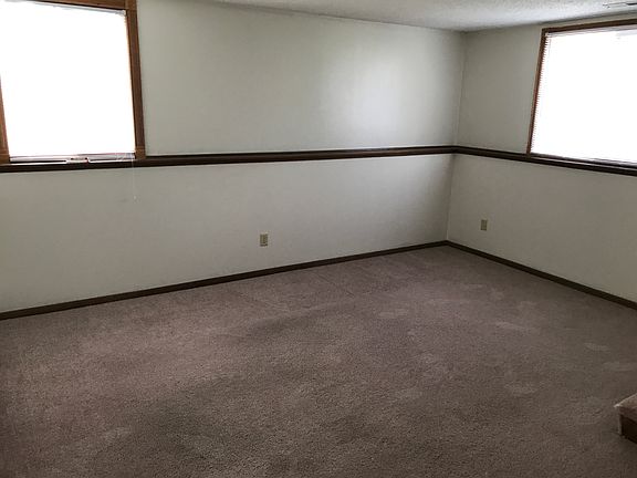 5th image of 208 Forest St