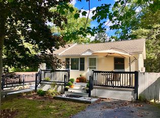 23 2nd St, Amesbury, MA 01913