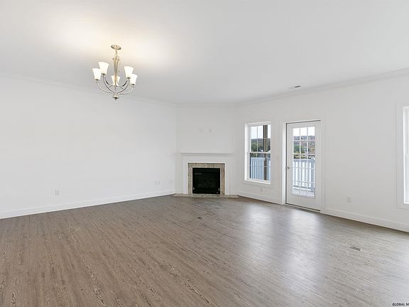 3rd image of 8202 Admirals Walk Dr