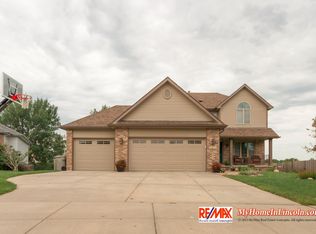 7835 Red Oak Rd, Lincoln, NE 68516