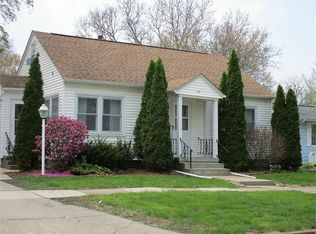 715 Olive St, Cedar Falls, IA 50613