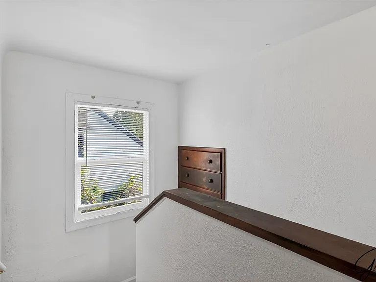 20259 Oakfield St — Photo 21