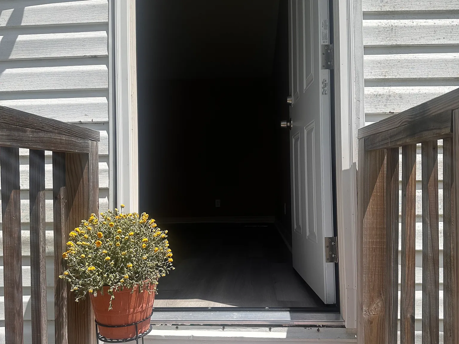 3 bed, 1500 sqft, $1,600 — Photo 2