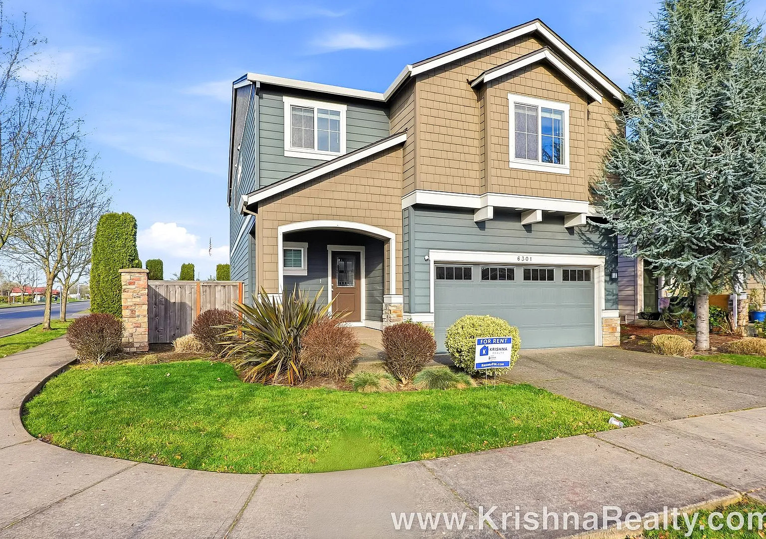 Amazing 4 Bed | 2.5 Bath Single-Family Home in Enchantment Glen | Large Media/Bonus Room | Prime ... — Photo 2