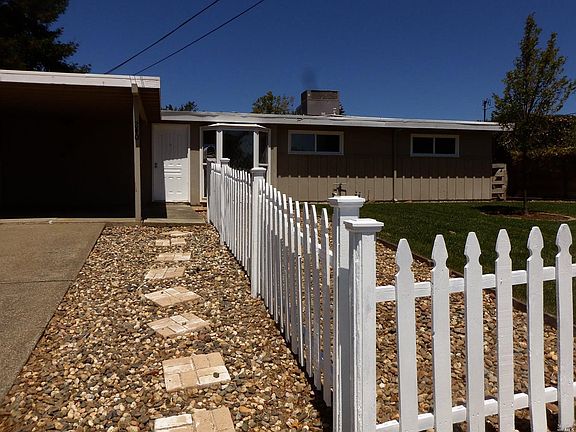 3rd image of 240 Los Altos Drive