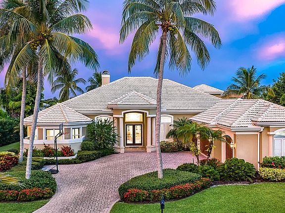 18969 SE Windward Island Way