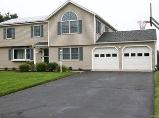 18 Far Horizons Dr, Bethel, CT 06801