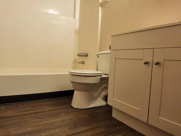 1668 Colonial Dr — Photo 8