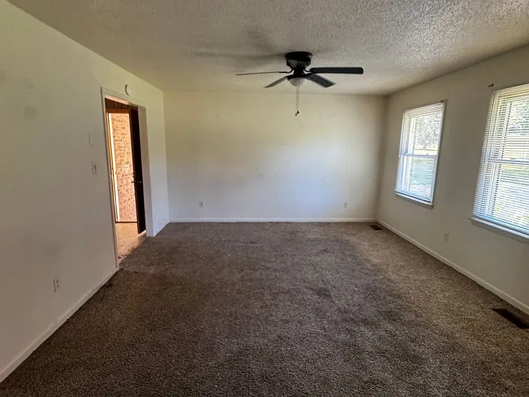 585 Winter Park Dr — Photo 10