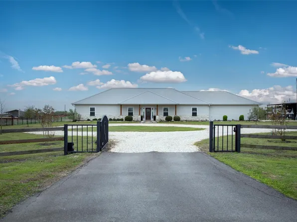 5330 Indian Trail Ln, Brenham, TX 77833