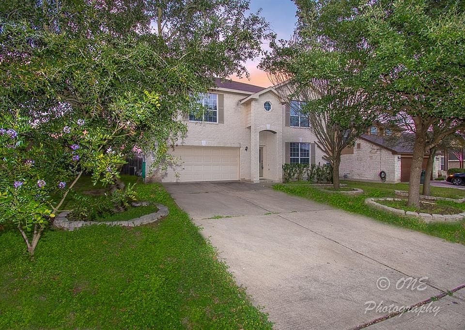 1st image of 106 Pedernales Dr