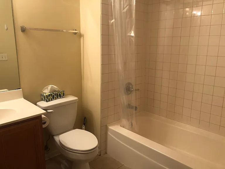 Shared bathroom ( 2 people share)