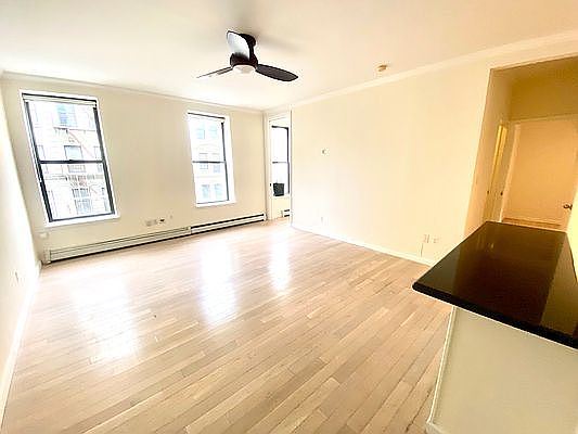 4th image of 220 W 111th St APT 3A