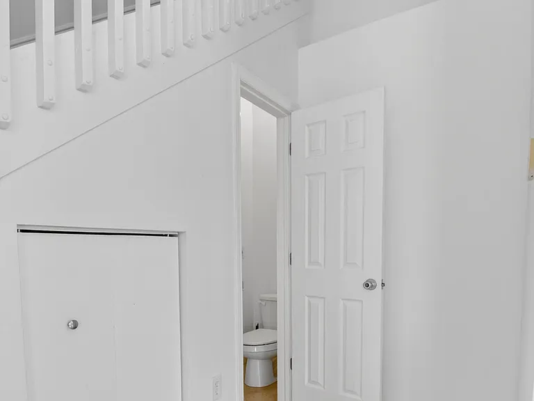 2515 Venetian Ct — Photo 15