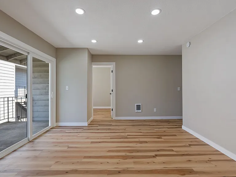 Sandy Terrace Apartments — Photo 55