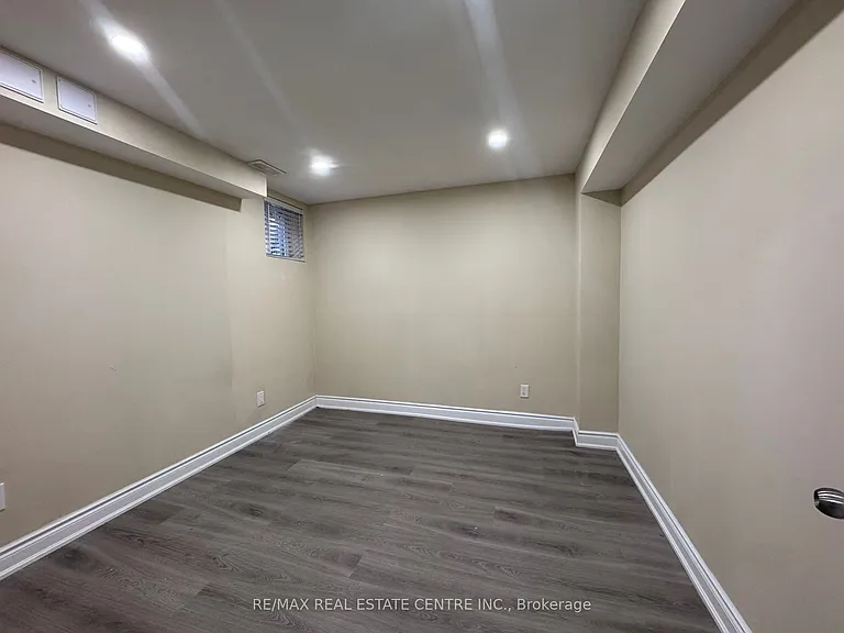 140 Cadillac Cres #BASEMENT — Photo 7