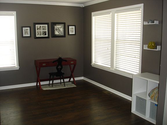5th image of 21528 Essex Dr