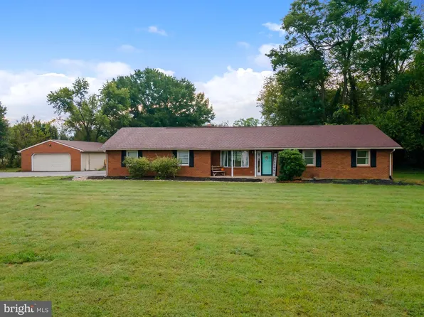 1414 Kitchens Orchard Rd, Falling Waters, WV 25419