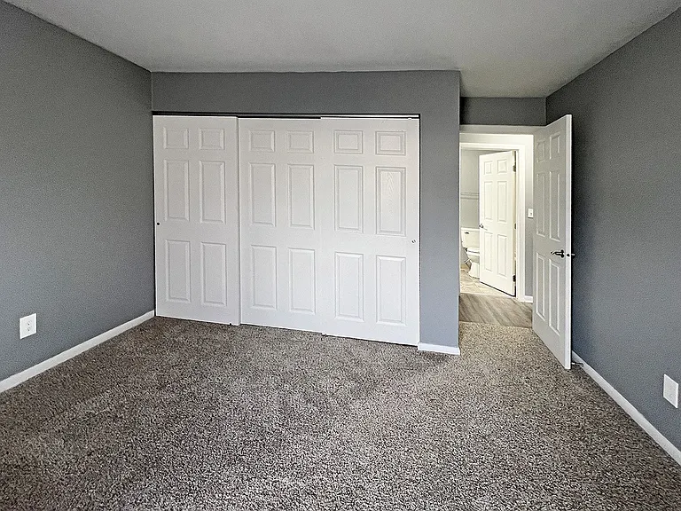 Woodland Apartments — Photo 11