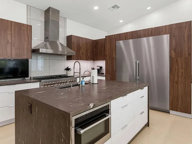3420 E Oregon Ave — Photo 10
