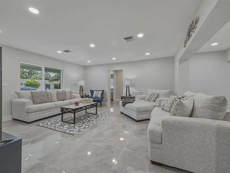 632 Las Palmas Park — Photo 9
