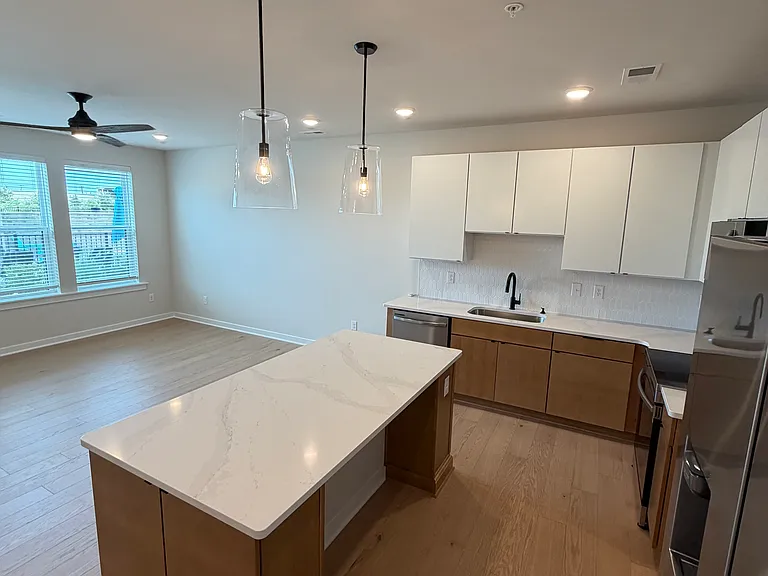 3436 Carlton St #7B — Photo 8