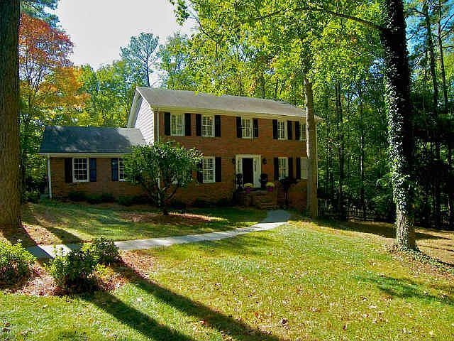 Beautiful Brick Traditonal on  3/4 acre