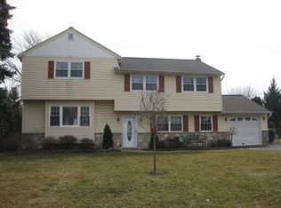 105 Sourwood Dr, Hatboro, PA 19040