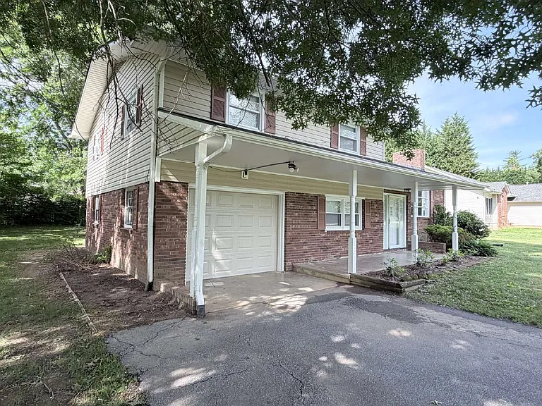 725 Wildflower Ln — Photo 49