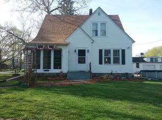 108 E Main St, Newark, IL 60541