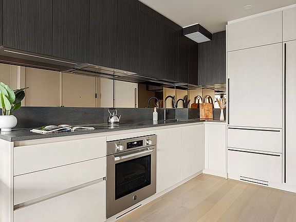2nd image of 17 Dodworth St #3B