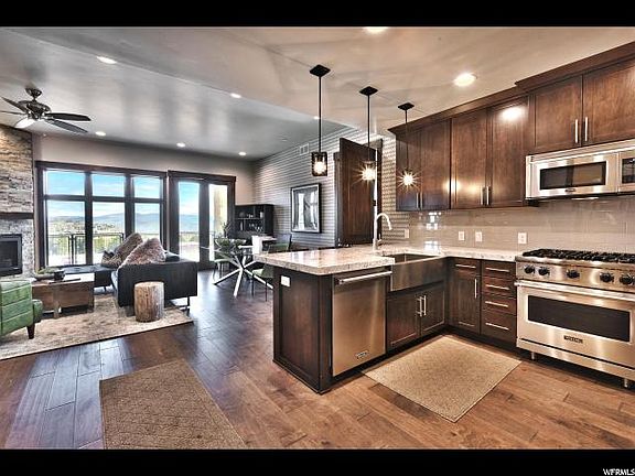 5th image of 3751 Blackstone Dr #2K
