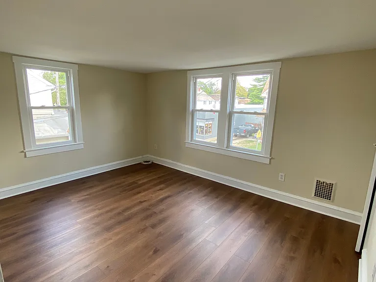 115 Mantua Blvd #B — Photo 7