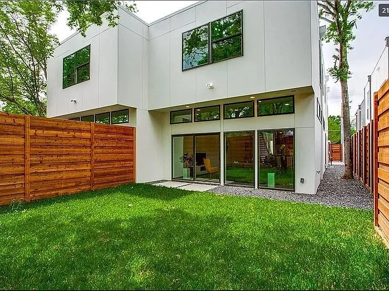 2308 N Prairie Ave — Photo 21